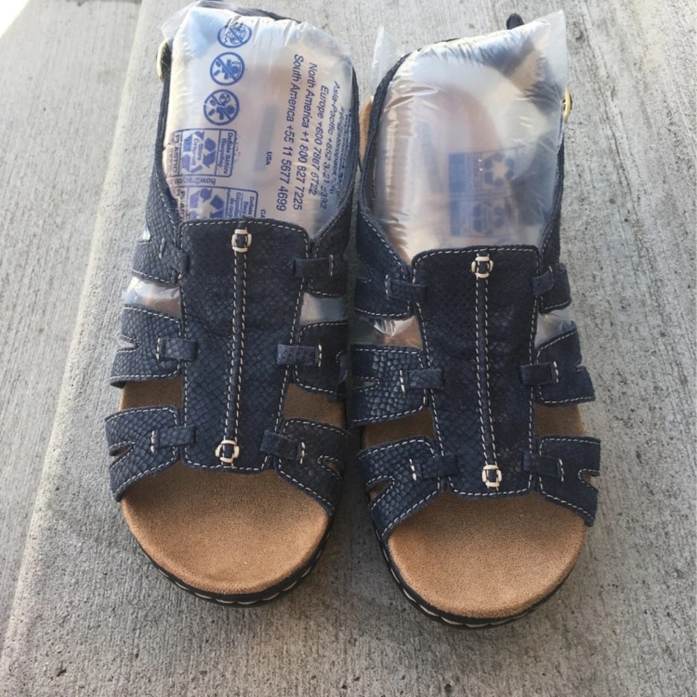Clarks sandals 9.5 wide - Picture 1 of 10